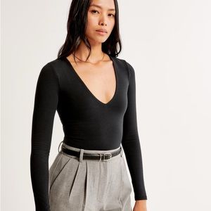 Abercrombie & Fitch Long-Sleeve Cotton-Blend Seamless Fabric V-Neck Bodysuit